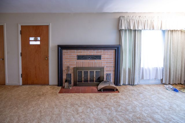 136 S Wisconsin Avenue, Villa Park, IL 60181