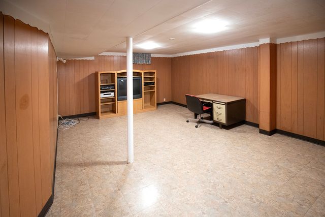 136 S Wisconsin Avenue, Villa Park, IL 60181