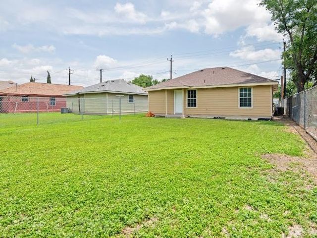 214 Pat Cannon Avenue, Weslaco, TX 78596