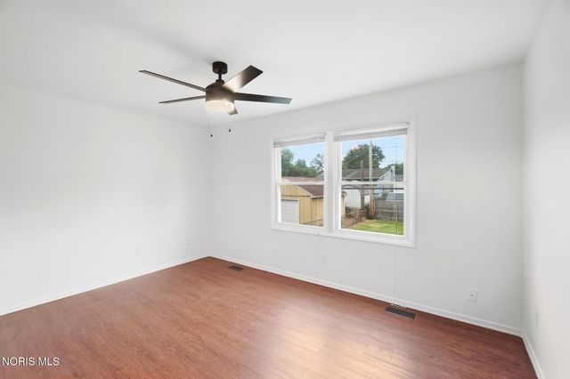 2443 Bedford Lane, Northwood, OH 43619