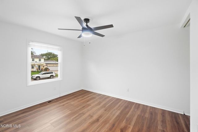 2443 Bedford Lane, Northwood, OH 43619