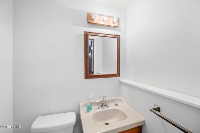 2443 Bedford Lane, Northwood, OH 43619