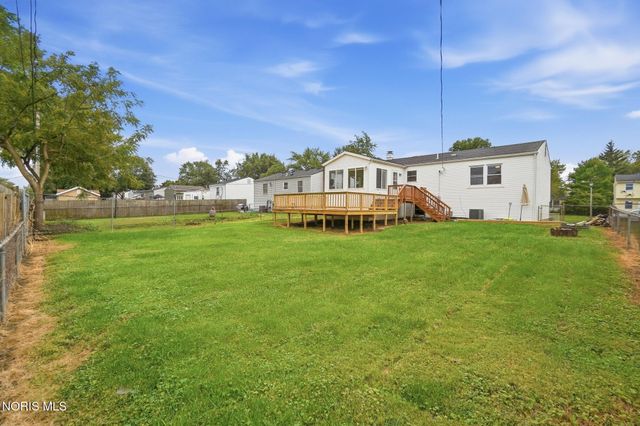 2443 Bedford Lane, Northwood, OH 43619