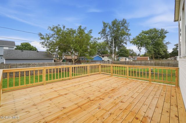 2443 Bedford Lane, Northwood, OH 43619