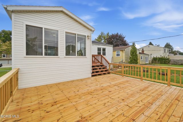 2443 Bedford Lane, Northwood, OH 43619