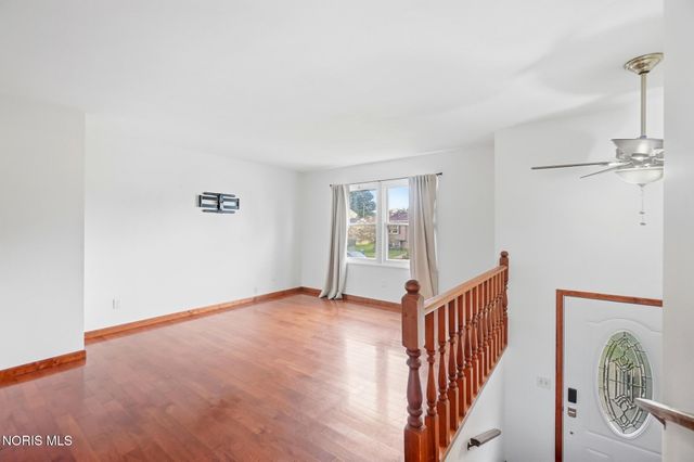 2443 Bedford Lane, Northwood, OH 43619