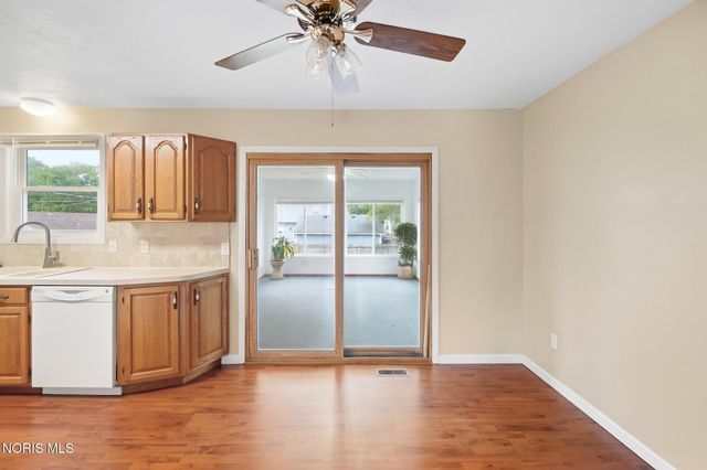 2443 Bedford Lane, Northwood, OH 43619