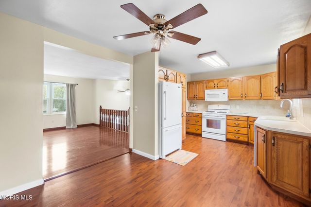 2443 Bedford Lane, Northwood, OH 43619