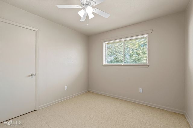 1121 Heatherwood Drive, Shreveport, LA 71107