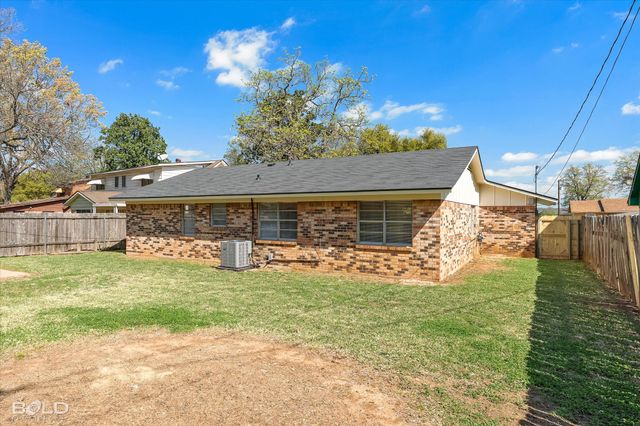 1121 Heatherwood Drive, Shreveport, LA 71107