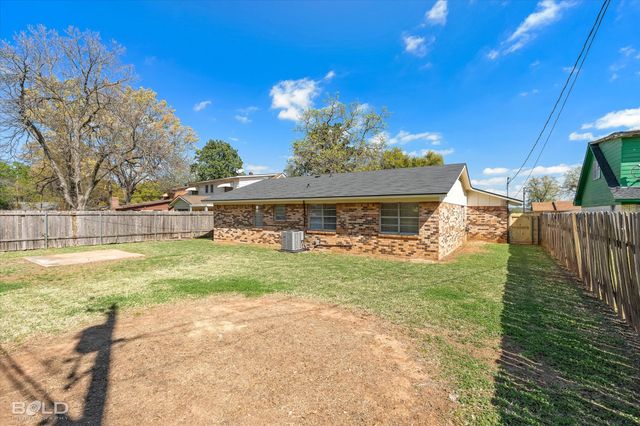 1121 Heatherwood Drive, Shreveport, LA 71107