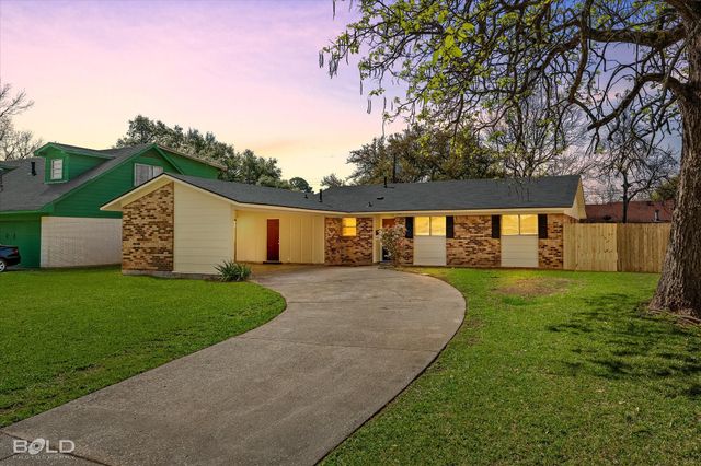 1121 Heatherwood Drive, Shreveport, LA 71107