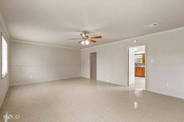 1121 Heatherwood Drive, Shreveport, LA 71107