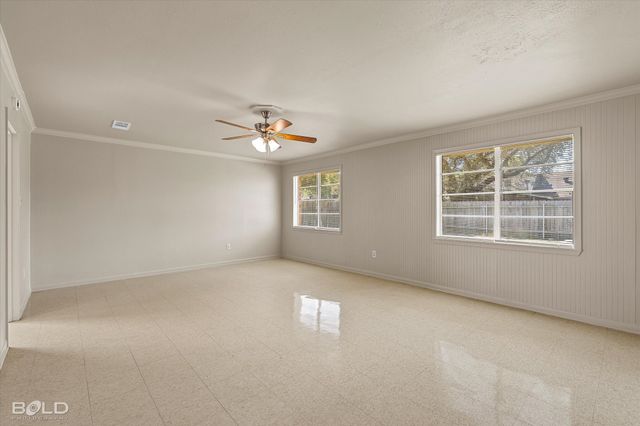 1121 Heatherwood Drive, Shreveport, LA 71107