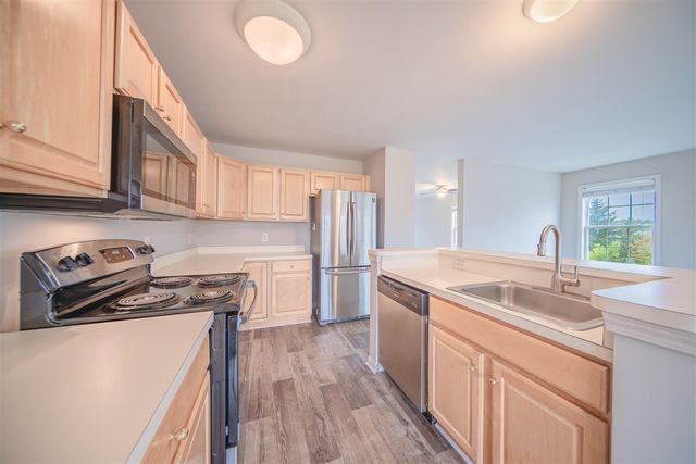 2753 Barclay Way, Ann Arbor, MI 48105