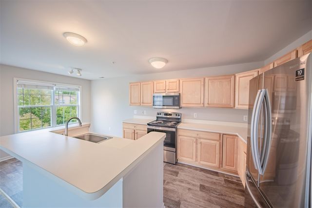 2753 Barclay Way, Ann Arbor, MI 48105