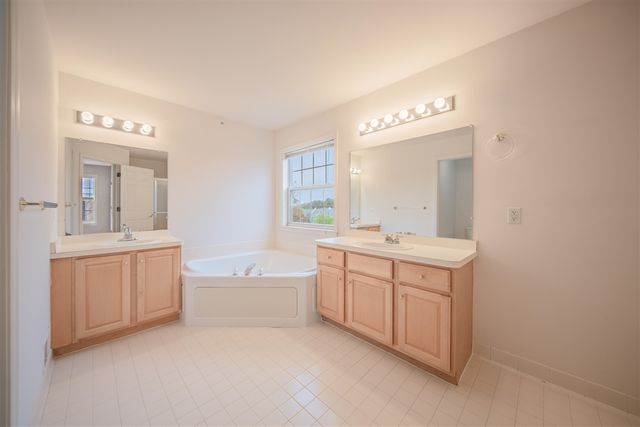 2753 Barclay Way, Ann Arbor, MI 48105
