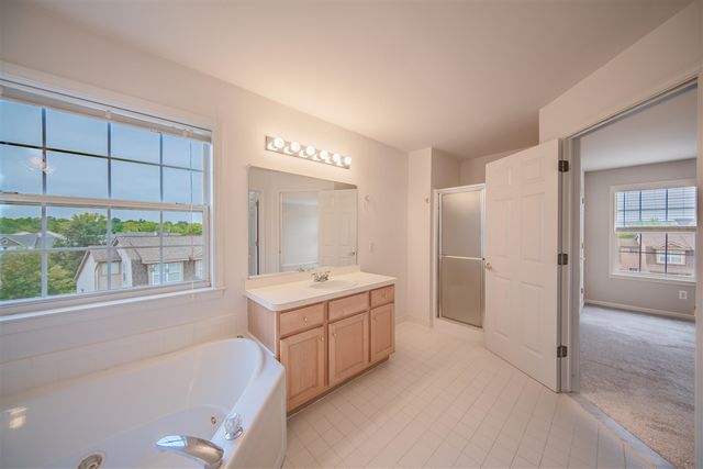 2753 Barclay Way, Ann Arbor, MI 48105