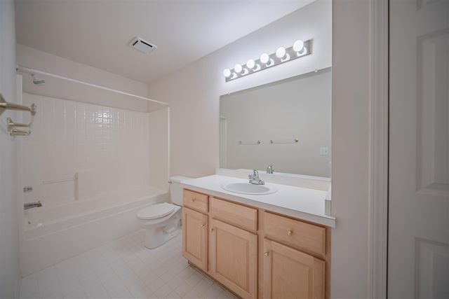 2753 Barclay Way, Ann Arbor, MI 48105
