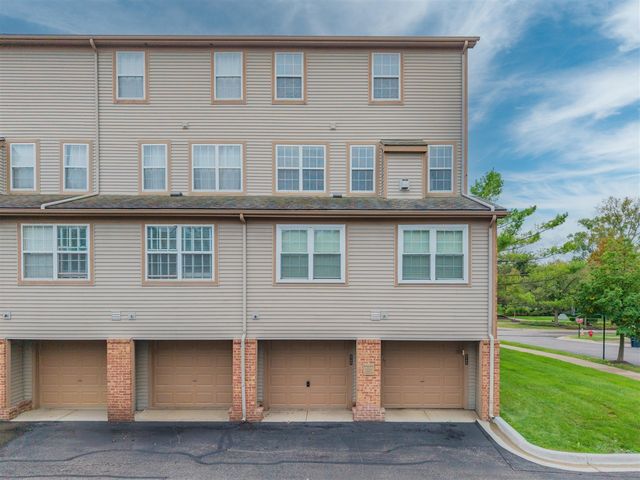 2753 Barclay Way, Ann Arbor, MI 48105
