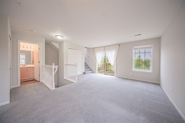 2753 Barclay Way, Ann Arbor, MI 48105