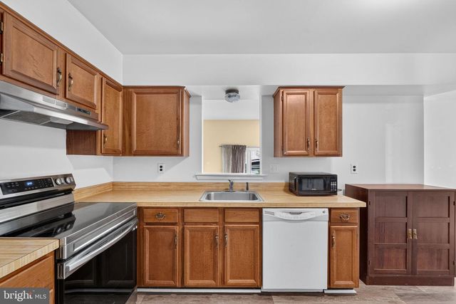 42 MARKEL RD, Malvern, PA 19355