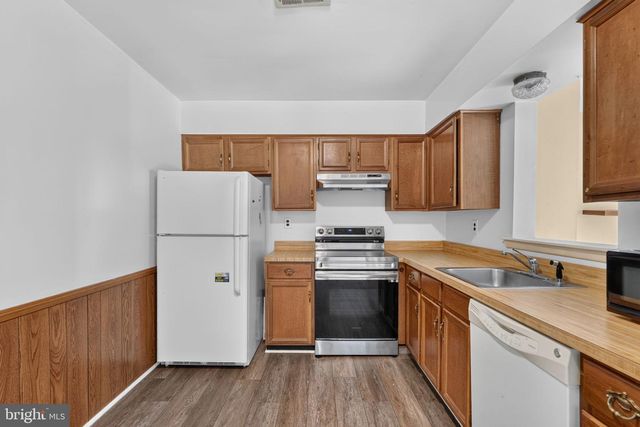 42 MARKEL RD, Malvern, PA 19355