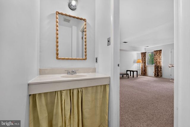 42 MARKEL RD, Malvern, PA 19355
