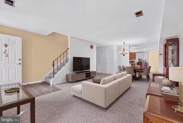 42 MARKEL RD, Malvern, PA 19355