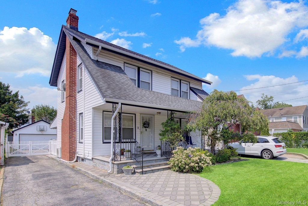 9 Christabel Street, Lynbrook, NY 11563 — photo 2