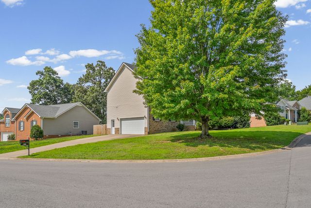 850 Nandina Court, Clarksville, TN 37043