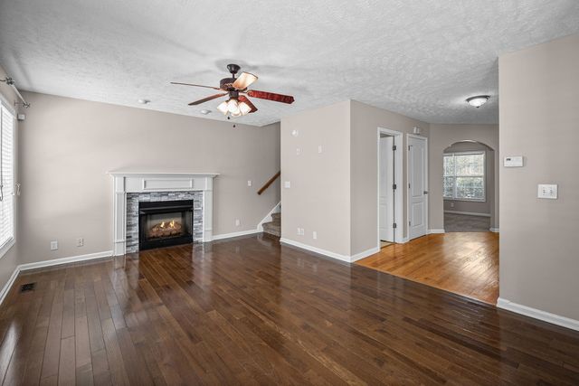 850 Nandina Court, Clarksville, TN 37043