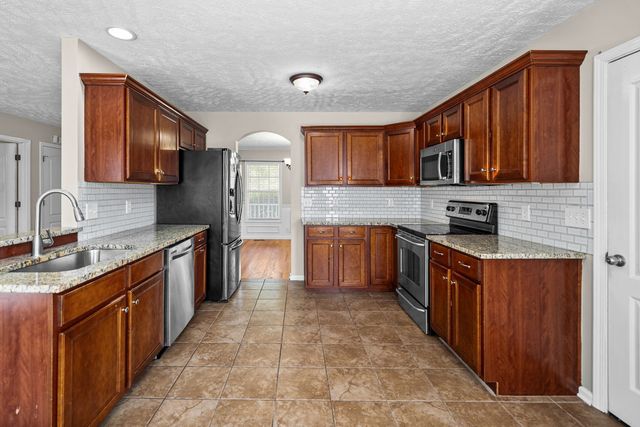 850 Nandina Court, Clarksville, TN 37043