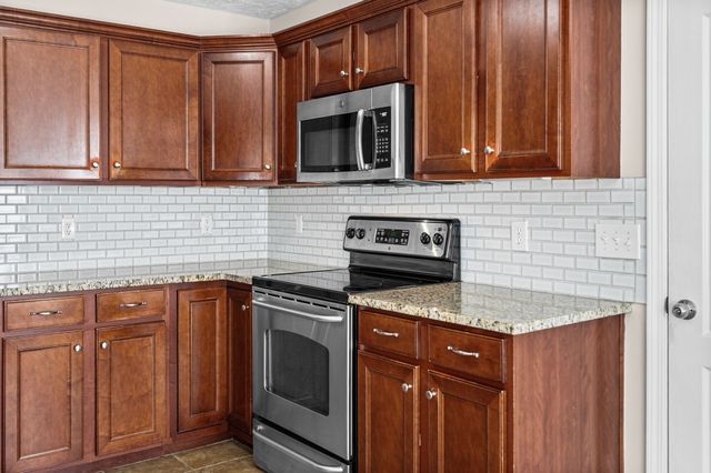 850 Nandina Court, Clarksville, TN 37043