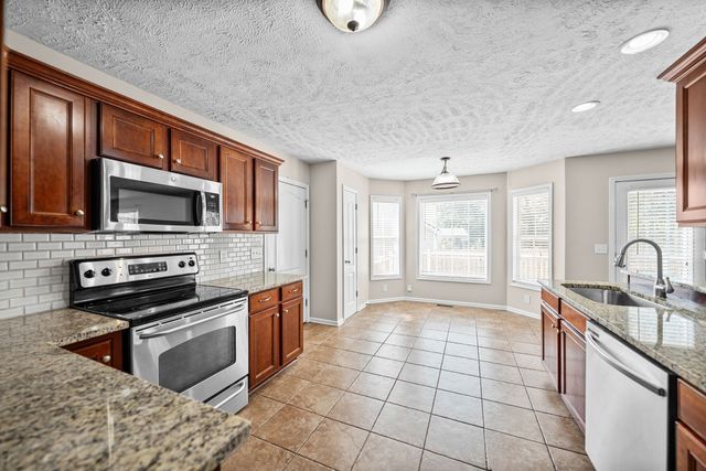 850 Nandina Court, Clarksville, TN 37043