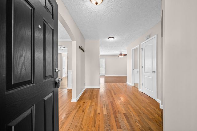 850 Nandina Court, Clarksville, TN 37043