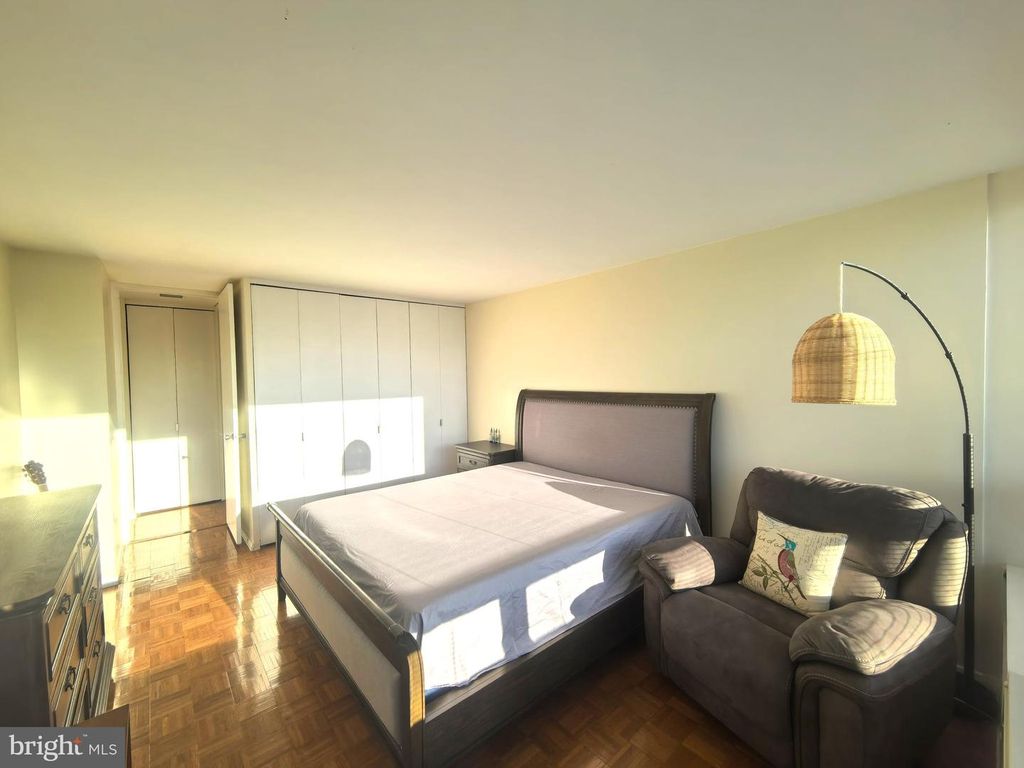 Image 10 of property listing at 4000 N CHARLES ST #508, Baltimore, MD 21218