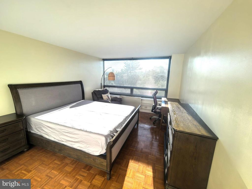Image 11 of property listing at 4000 N CHARLES ST #508, Baltimore, MD 21218