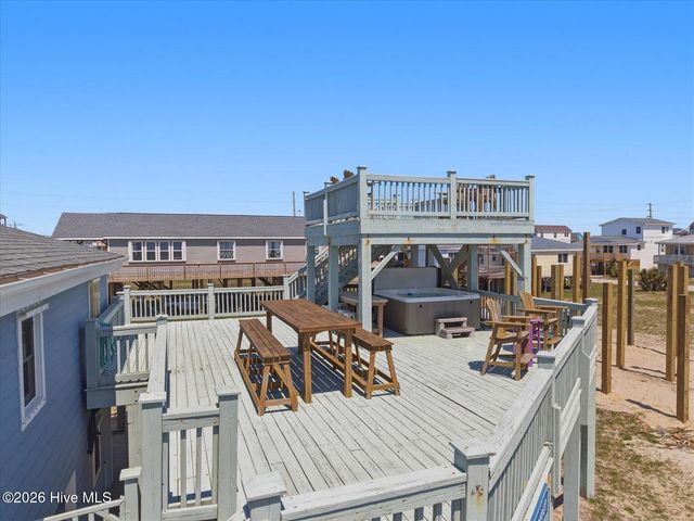 7211 10th Avenue, N Topsail Beach, NC 28460