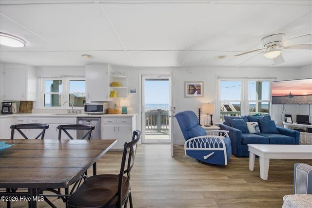 7211 10th Avenue, N Topsail Beach, NC 28460