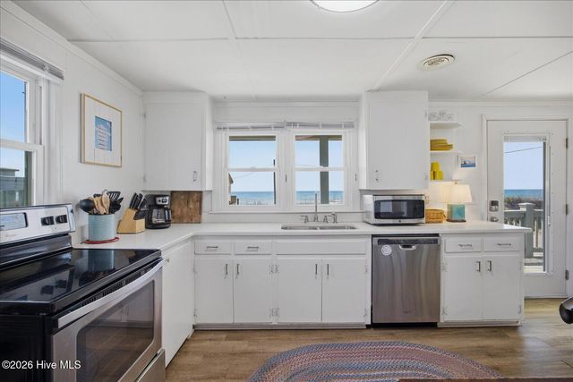 7211 10th Avenue, N Topsail Beach, NC 28460