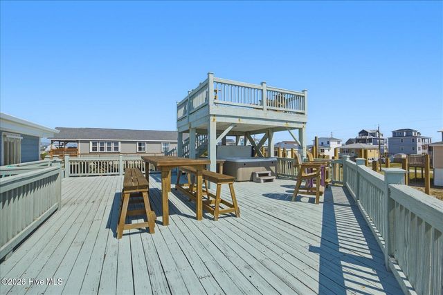 7211 10th Avenue, N Topsail Beach, NC 28460
