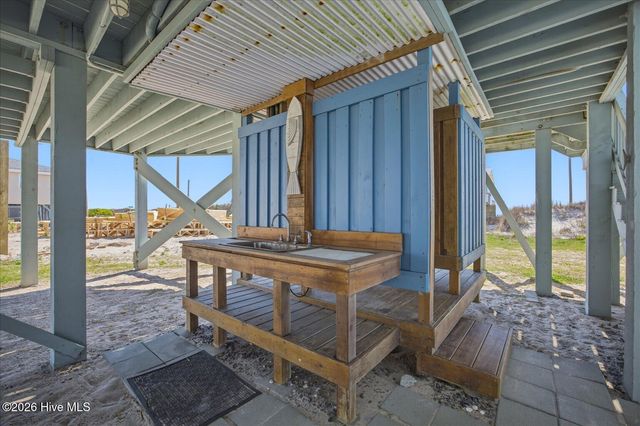 7211 10th Avenue, N Topsail Beach, NC 28460