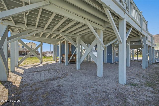 7211 10th Avenue, N Topsail Beach, NC 28460