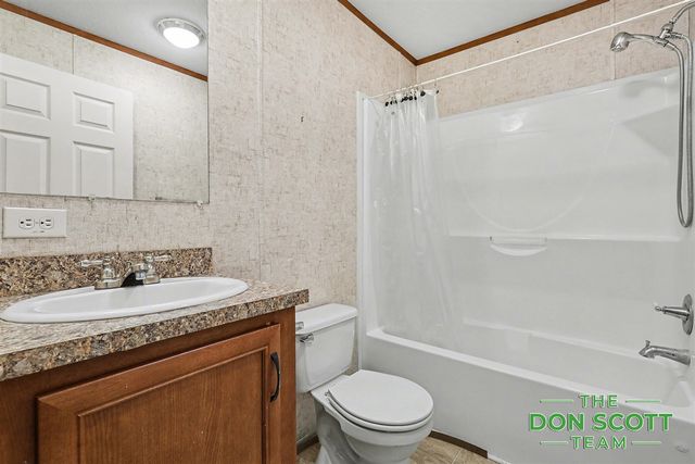6913 Sandwood Street, Rockford, MI 49341
