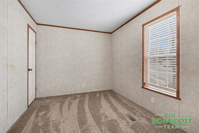 6913 Sandwood Street, Rockford, MI 49341