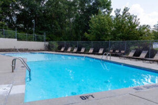 6913 Sandwood Street, Rockford, MI 49341