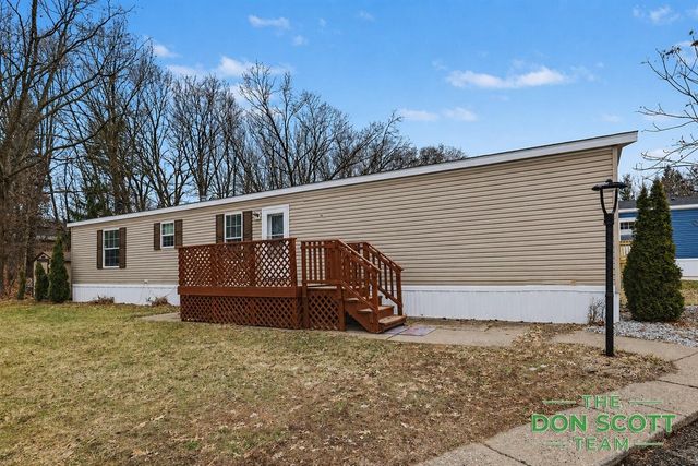 6913 Sandwood Street, Rockford, MI 49341