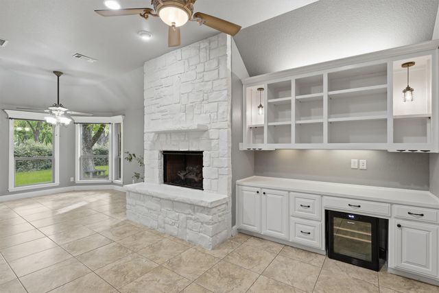 8753 S Monticello Circle, Granbury, TX 76049