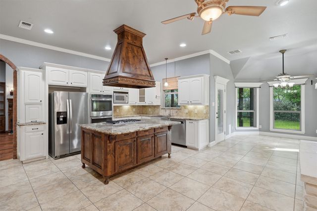 8753 S Monticello Circle, Granbury, TX 76049